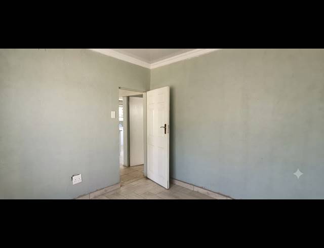 4 BEDROOM HOUSE FOR SALE IN SEBOKENG ZONE 11